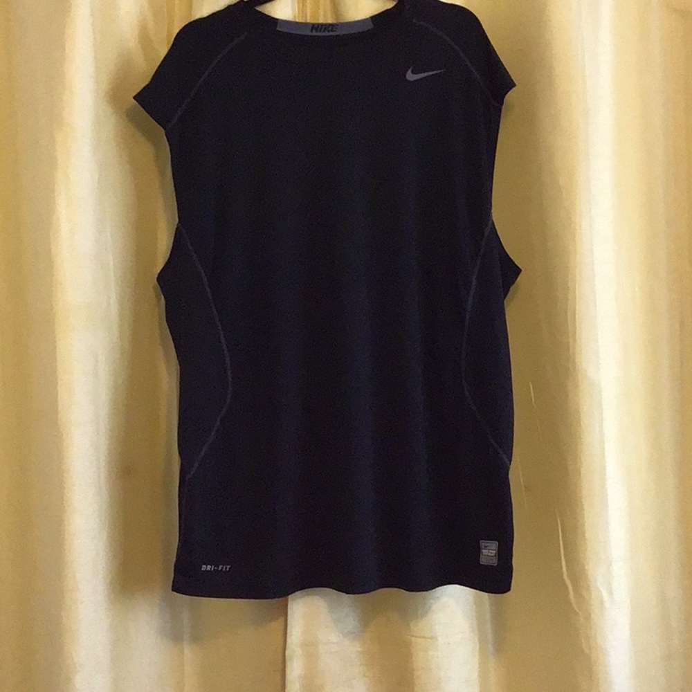 Gently used worn once 3XL Black Pro Combat Nike Tank